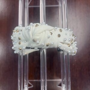 Lele Sadoughi - Cream Knotted Headband with pearl and gold studs